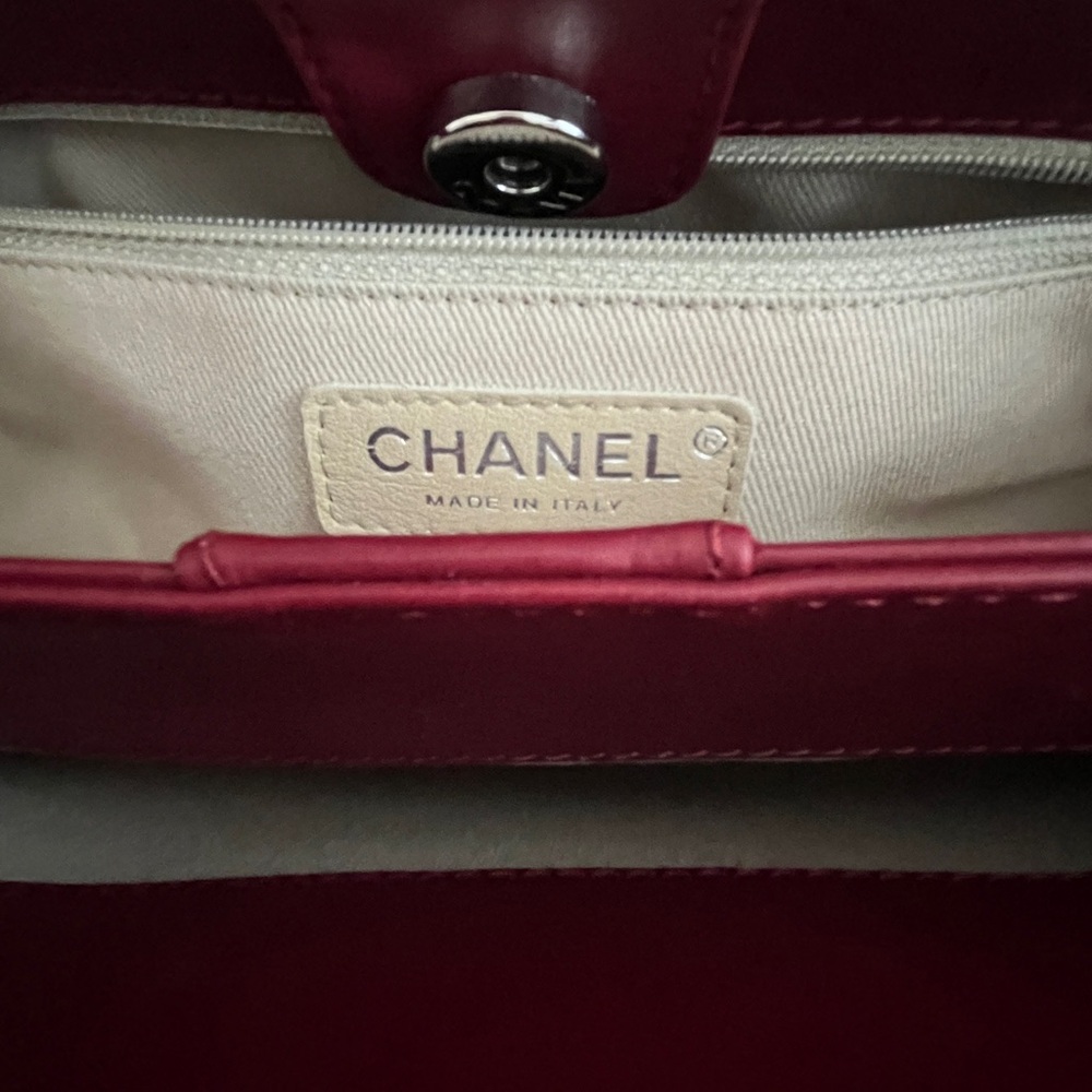 Chanel Red Quilted Leather Shoulder Bag with Chain Strap - Picture 8 of 10